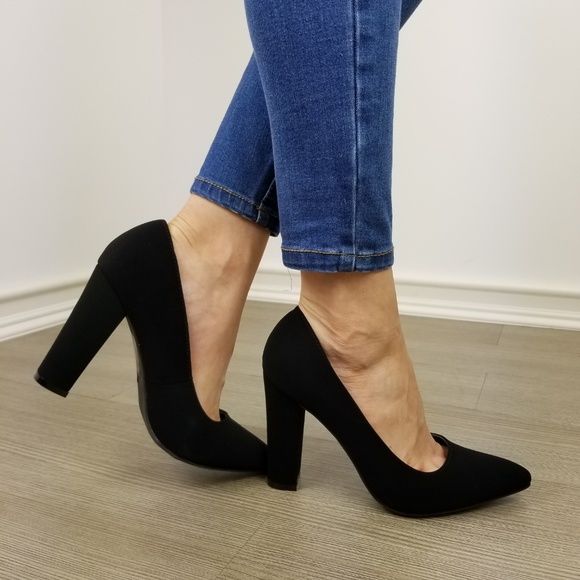 Pointy toe black velvet pumps - Picture 4 of 8